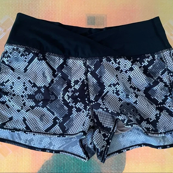 lululemon athletica Shorts Lululemon Sunset Salutation Short